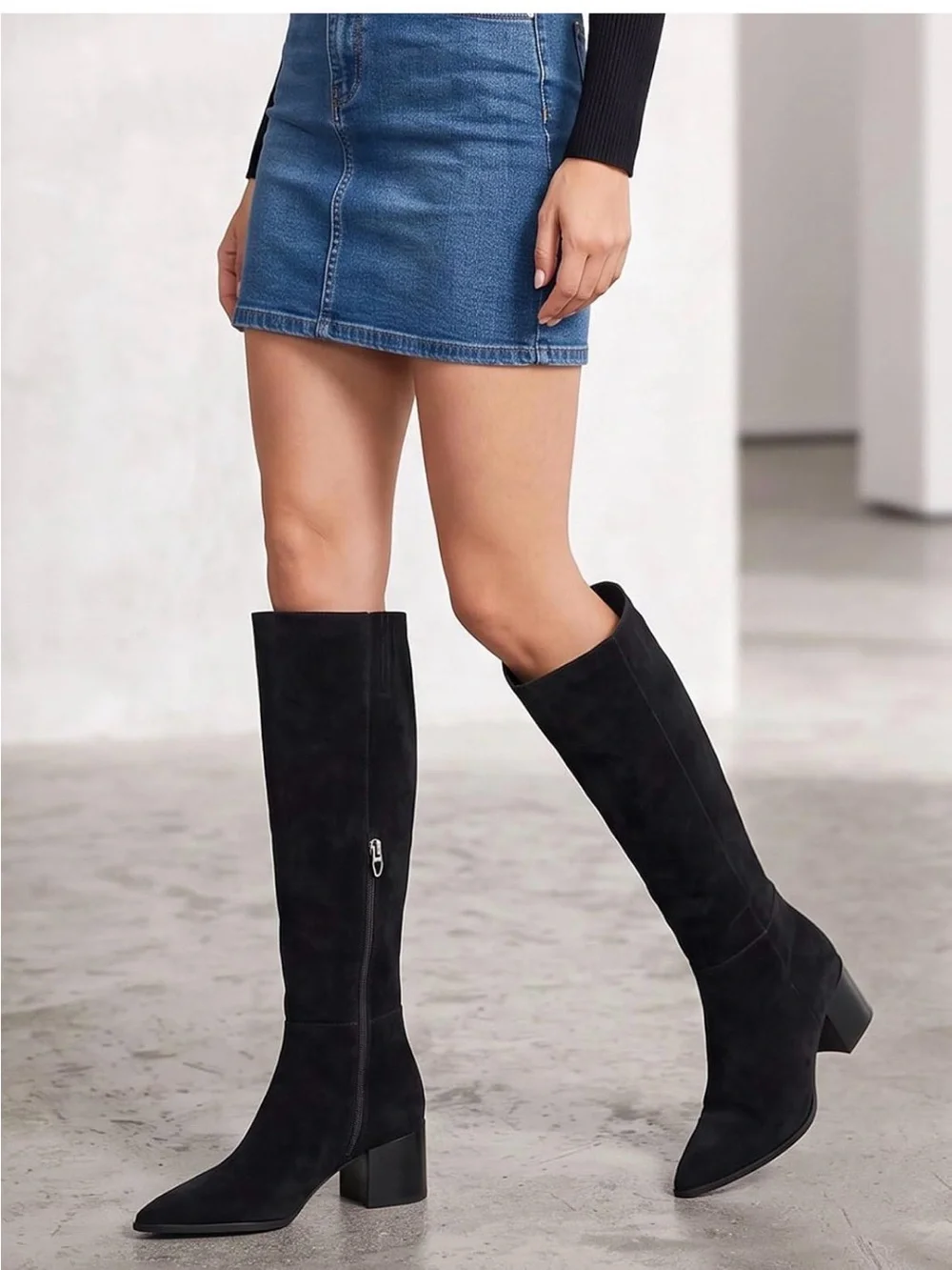 Women's knee-high boots